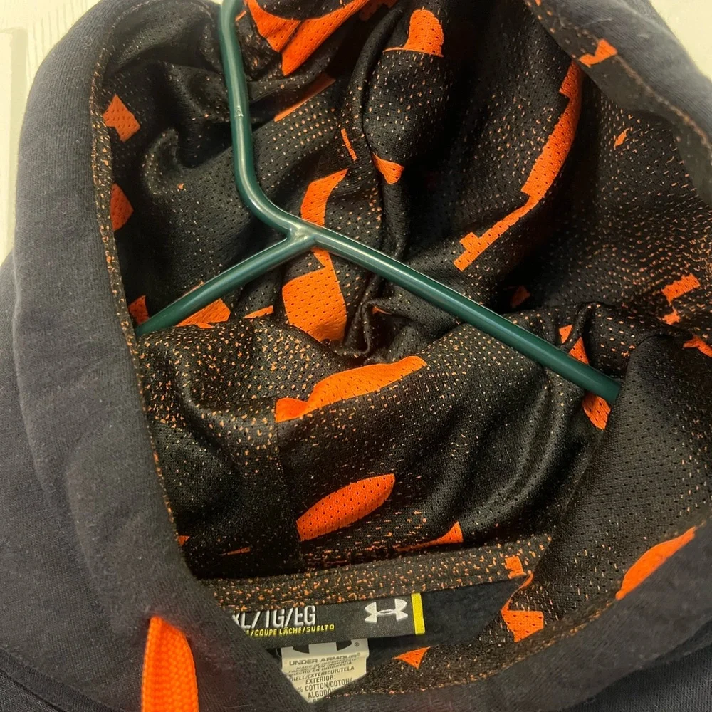 SOLD!!!  Under Armour men’s XL sweatshirt - Picture 6 of 14
